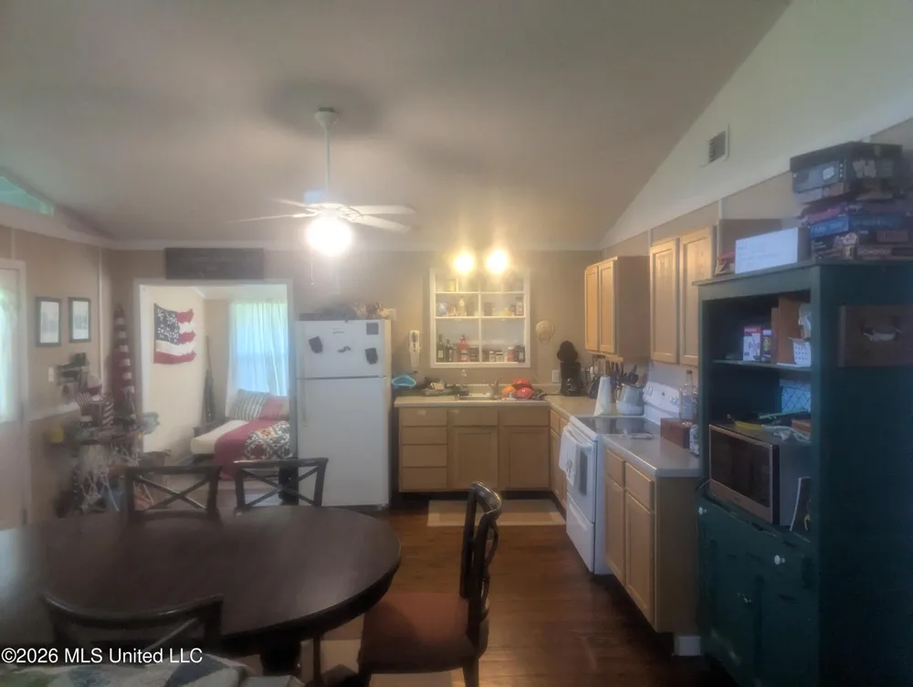 4059 Maui Road Pearlington, MS 39572