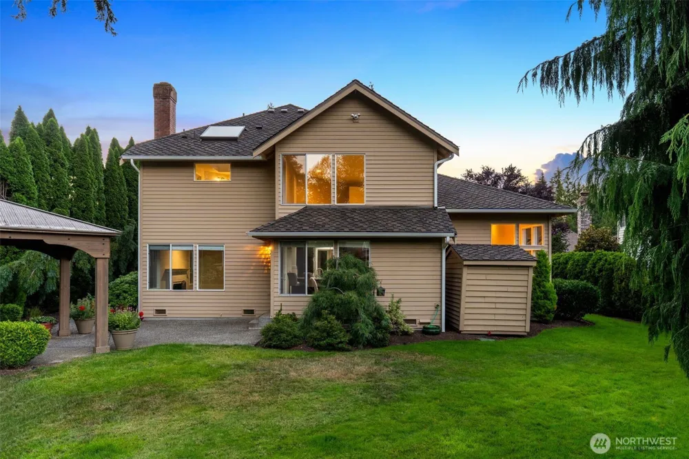 3122 235th Avenue SE Sammamish, WA 98075