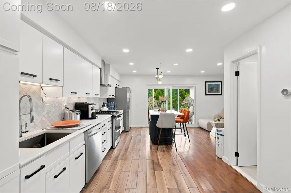 6643 Andersonville Road Independence Charter Township, MI 48346