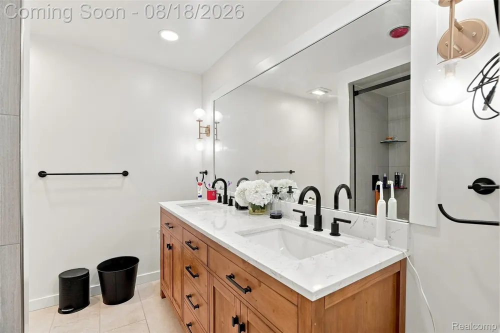 6643 Andersonville Road Independence Charter Township, MI 48346