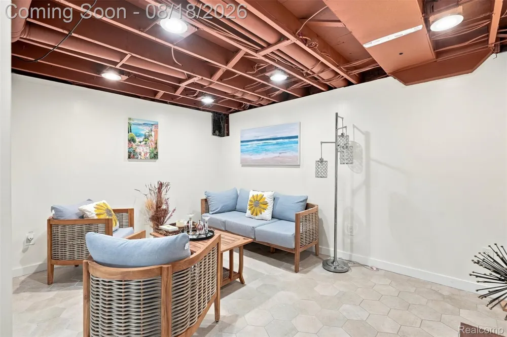 6643 Andersonville Road Independence Charter Township, MI 48346