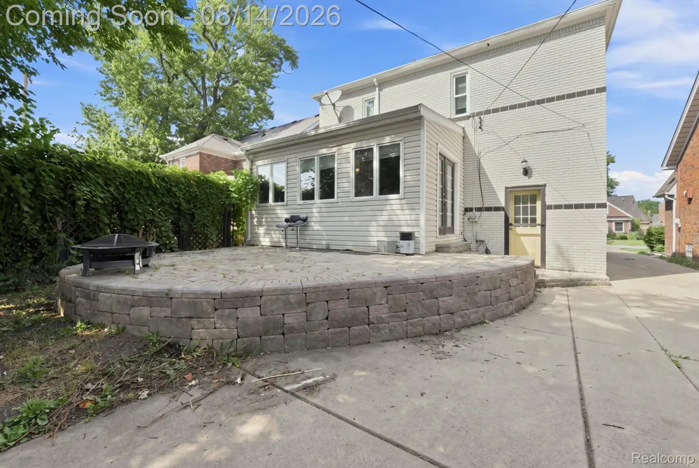 475 Belanger Street Grosse Pointe Farms City, MI 48236