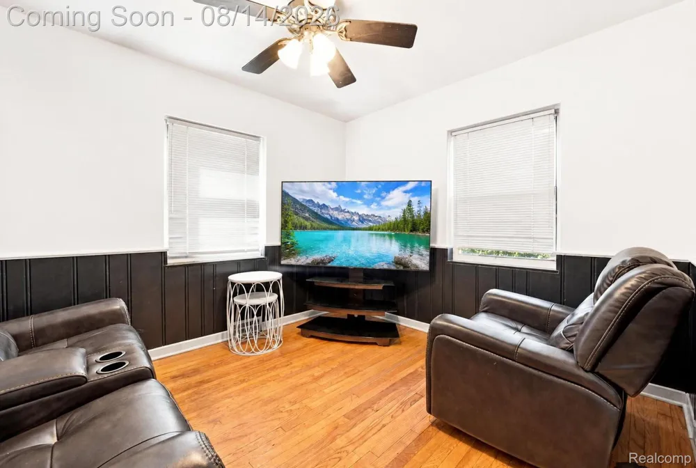 475 Belanger Street Grosse Pointe Farms City, MI 48236