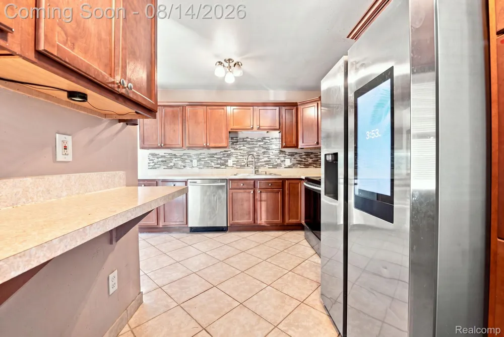 475 Belanger Street Grosse Pointe Farms City, MI 48236