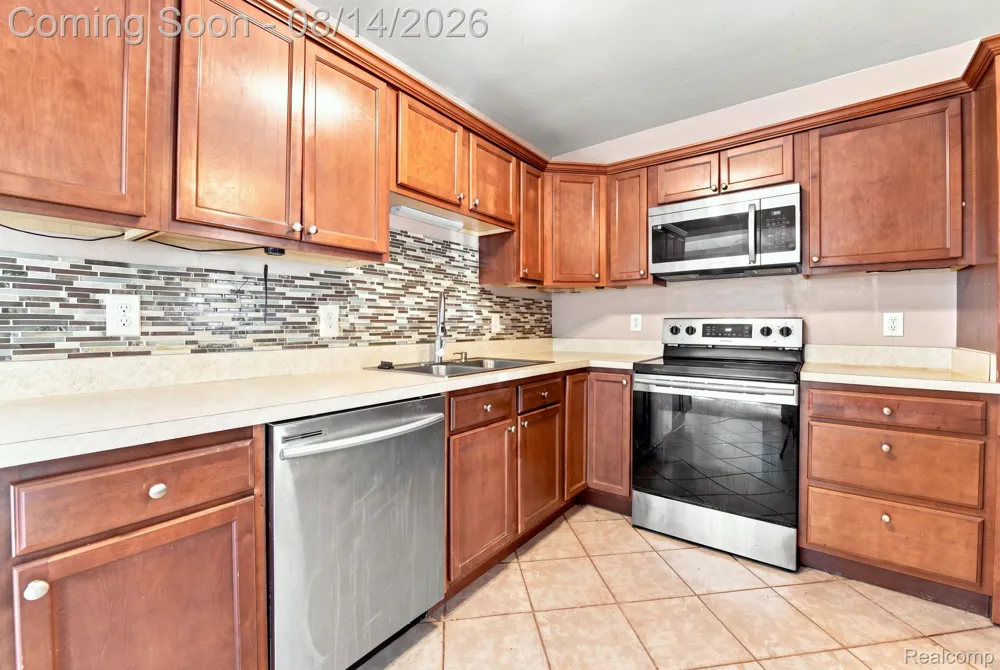 475 Belanger Street Grosse Pointe Farms City, MI 48236