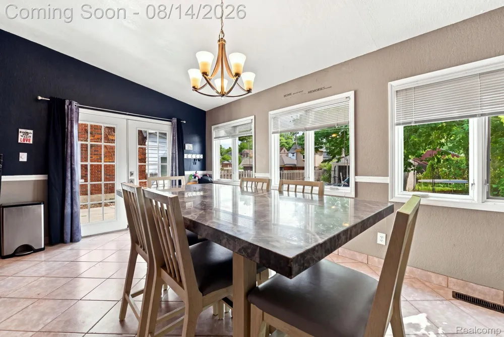 475 Belanger Street Grosse Pointe Farms City, MI 48236