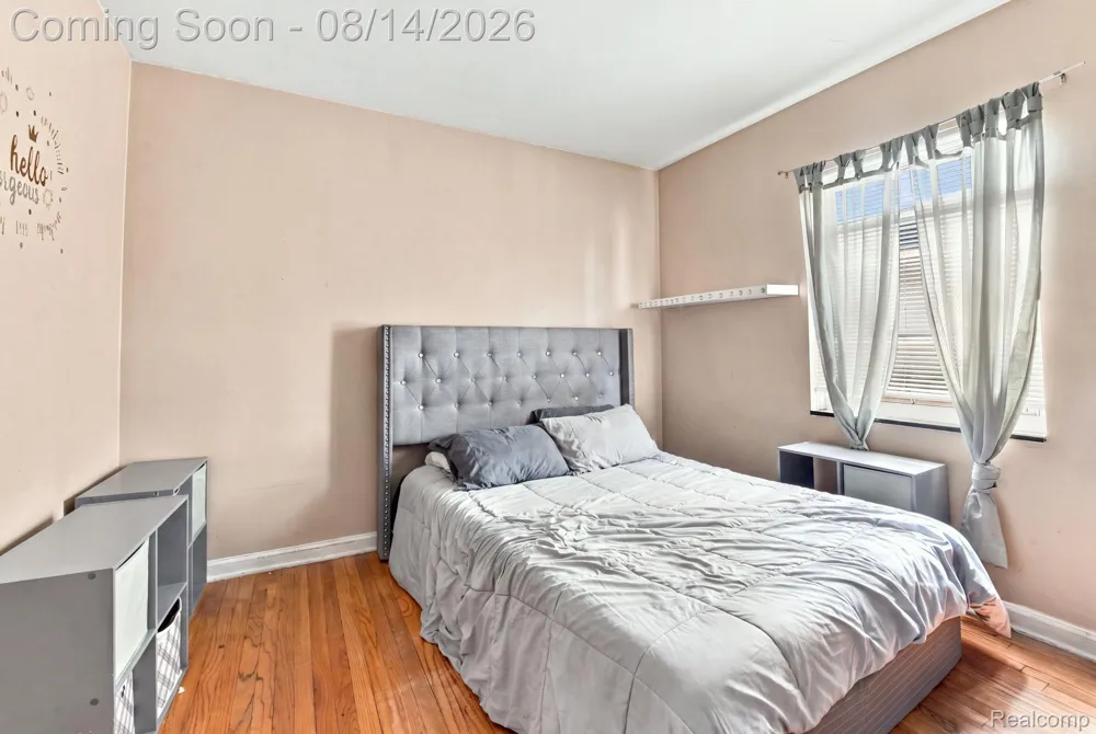 475 Belanger Street Grosse Pointe Farms City, MI 48236