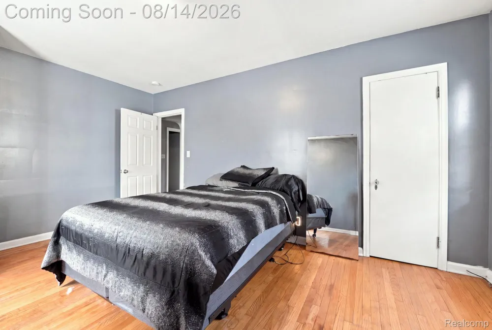 475 Belanger Street Grosse Pointe Farms City, MI 48236
