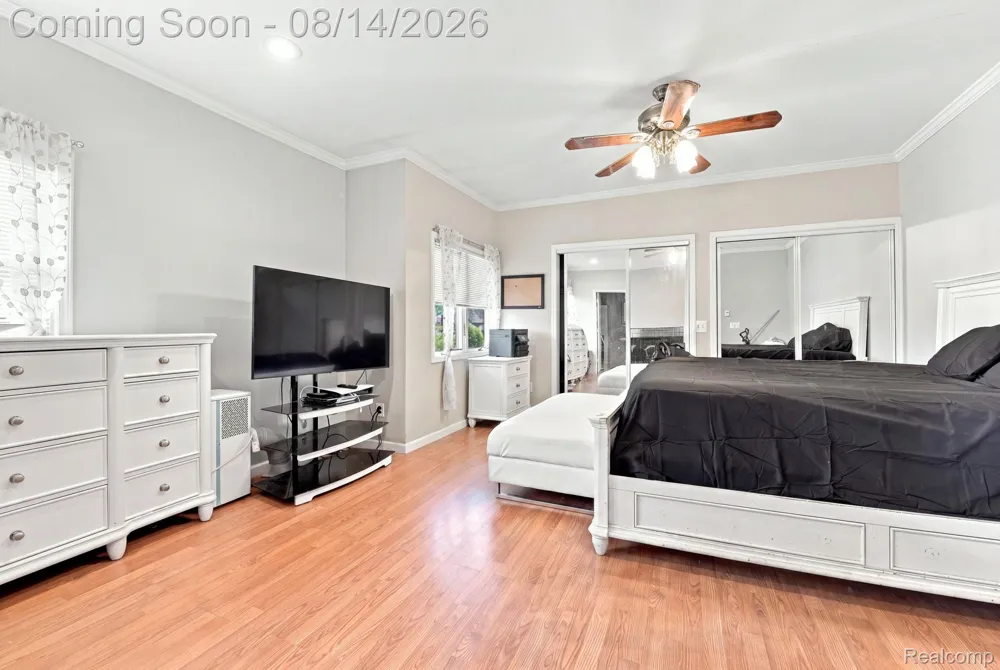 475 Belanger Street Grosse Pointe Farms City, MI 48236