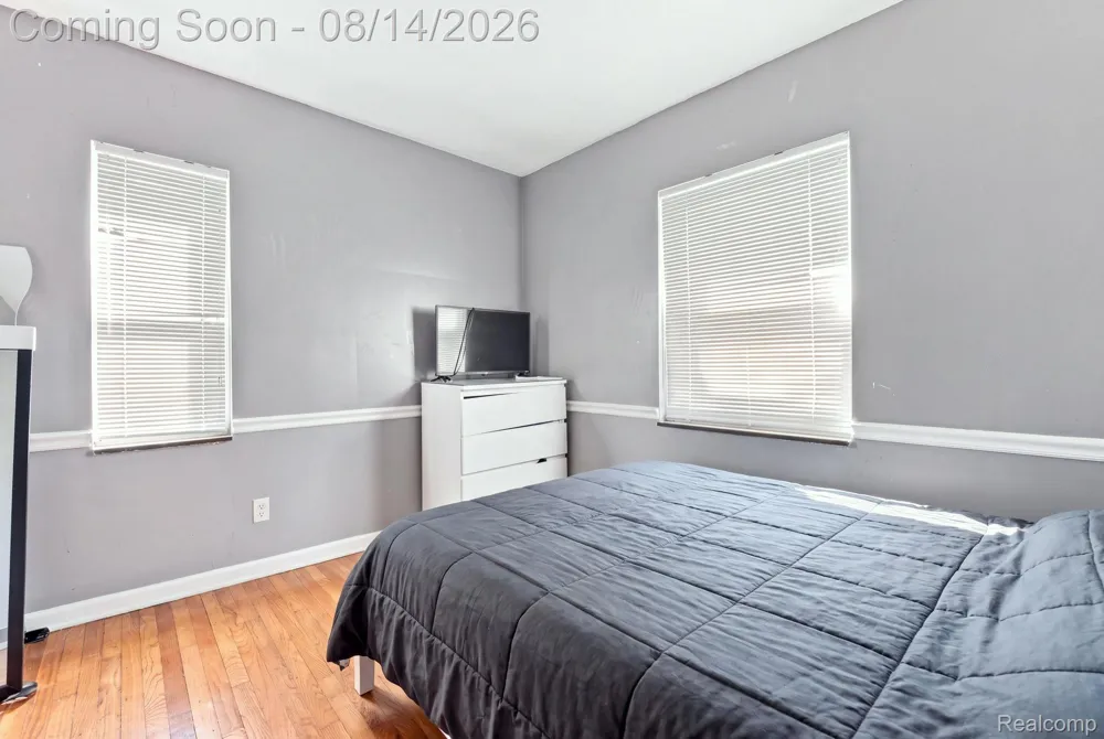 475 Belanger Street Grosse Pointe Farms City, MI 48236