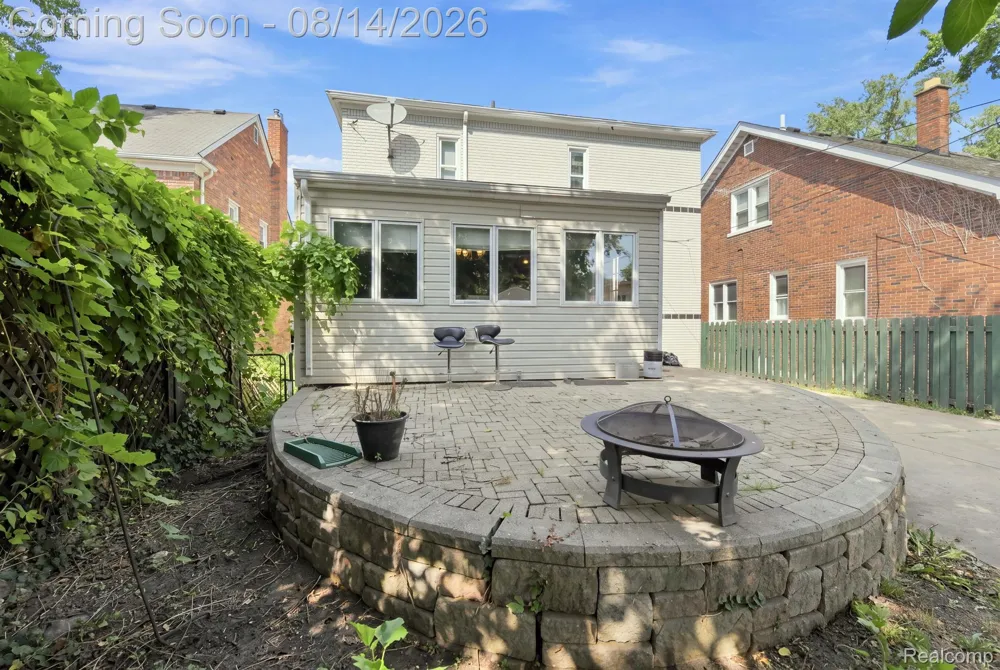 475 Belanger Street Grosse Pointe Farms City, MI 48236