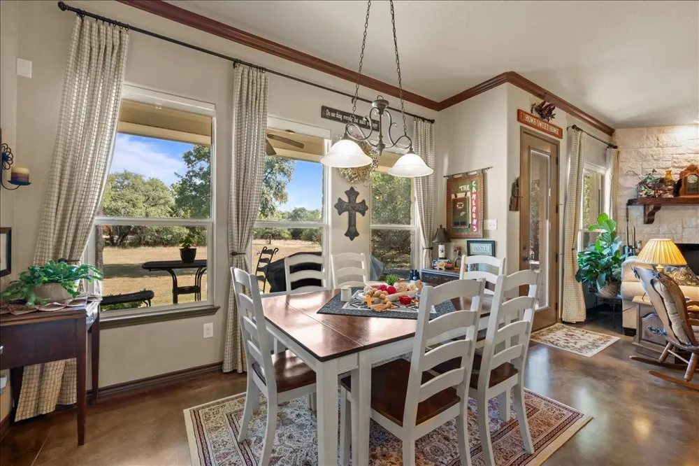 392 Bear Branch Road Purmela, TX 76566