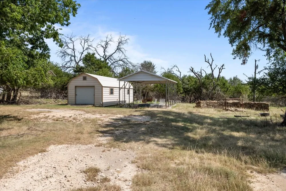 392 Bear Branch Road Purmela, TX 76566