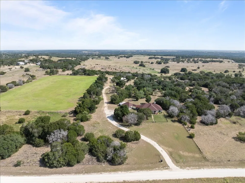 392 Bear Branch Road Purmela, TX 76566