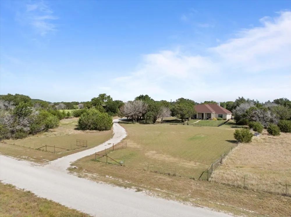 392 Bear Branch Road Purmela, TX 76566