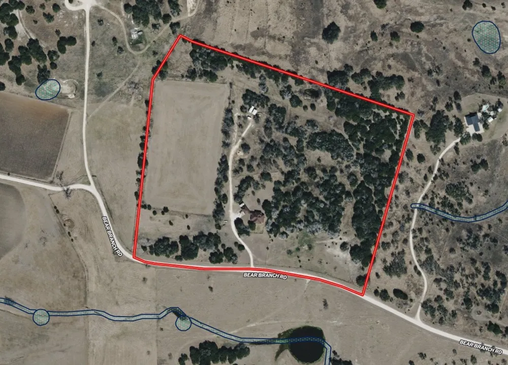 392 Bear Branch Road Purmela, TX 76566