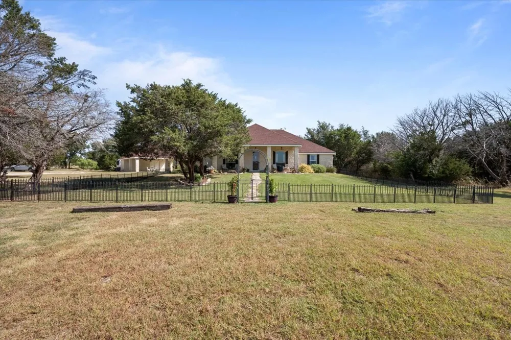 392 Bear Branch Road Purmela, TX 76566