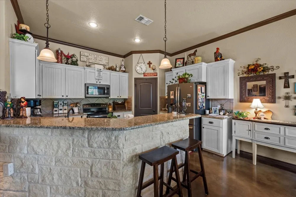 392 Bear Branch Road Purmela, TX 76566
