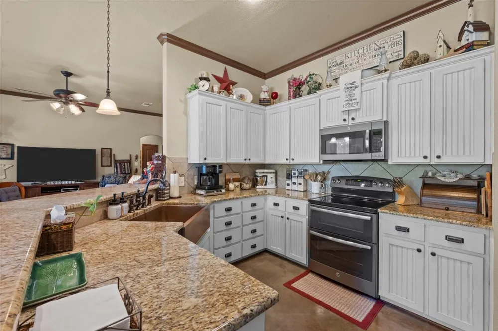392 Bear Branch Road Purmela, TX 76566