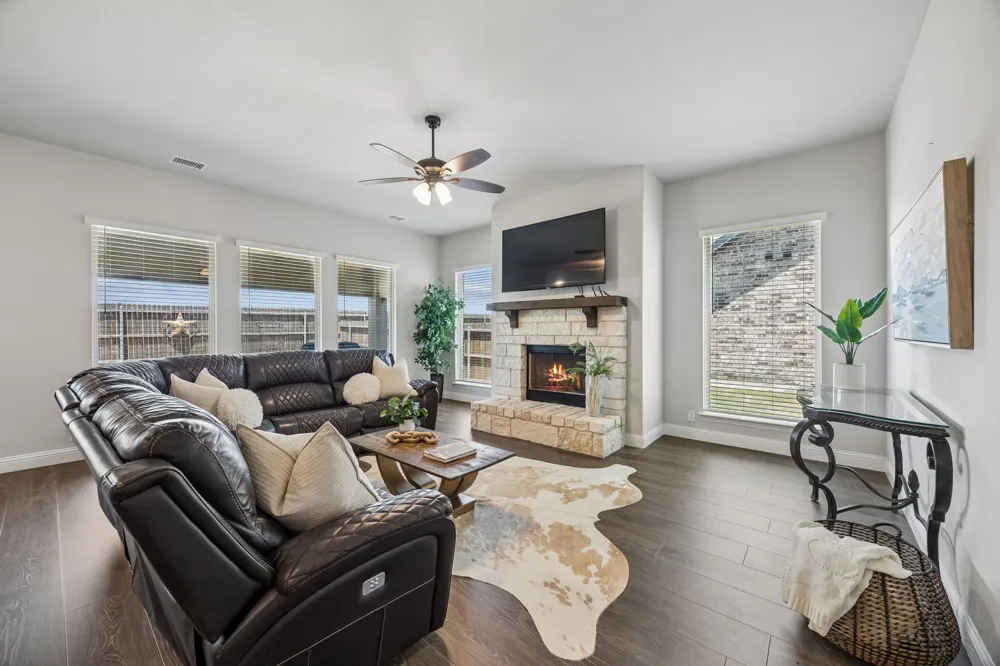 1005 Longbow Lane Crowley, TX 76036