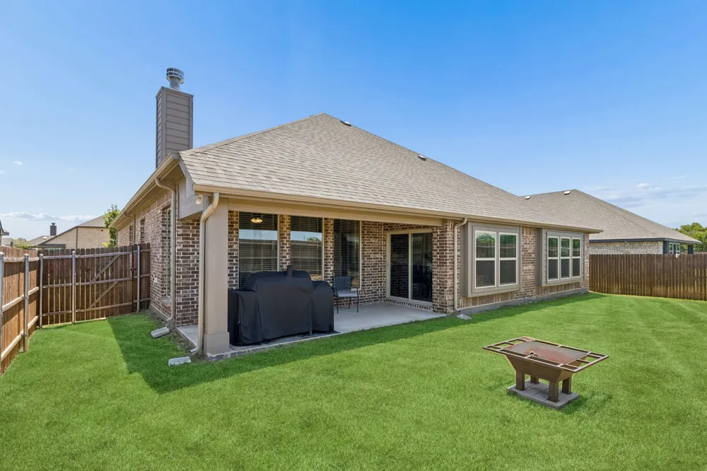 1005 Longbow Lane Crowley, TX 76036