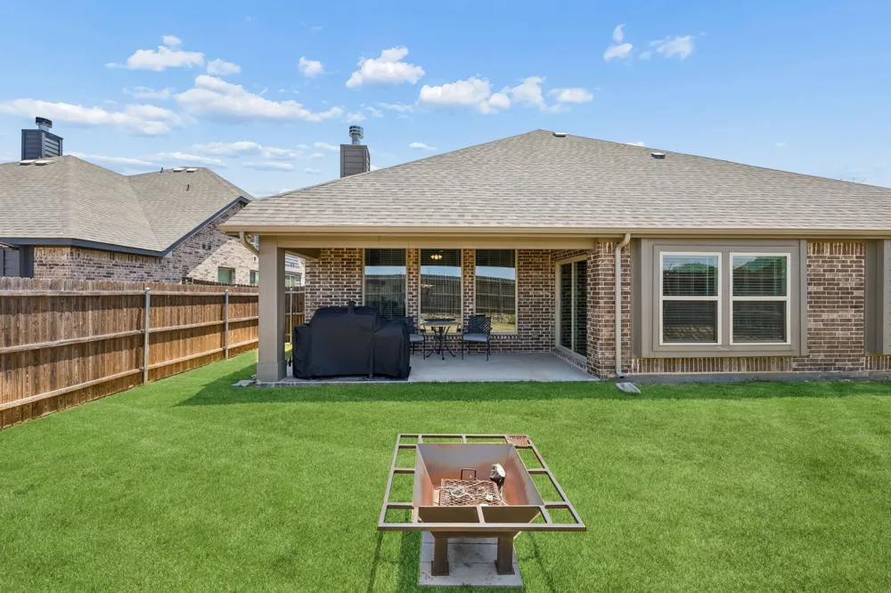 1005 Longbow Lane Crowley, TX 76036