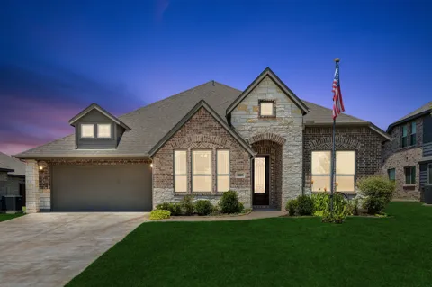 1005 Longbow Lane