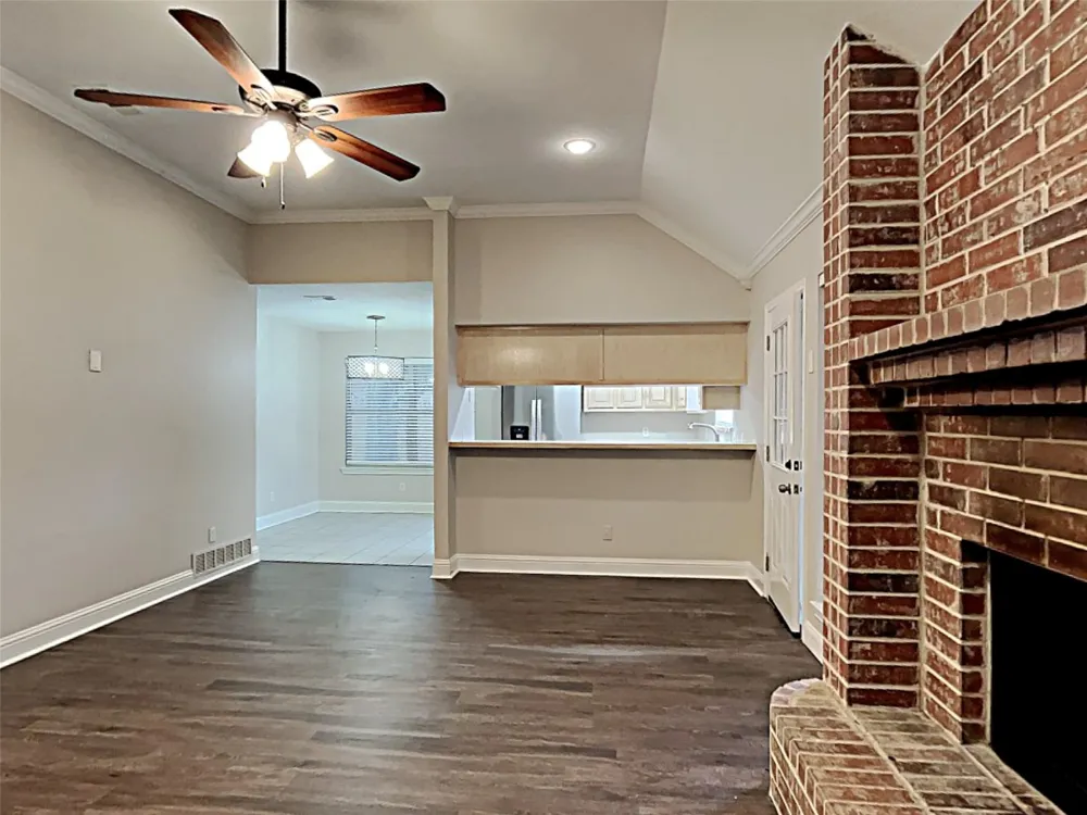 551 Rand Drive Burleson, TX 76028