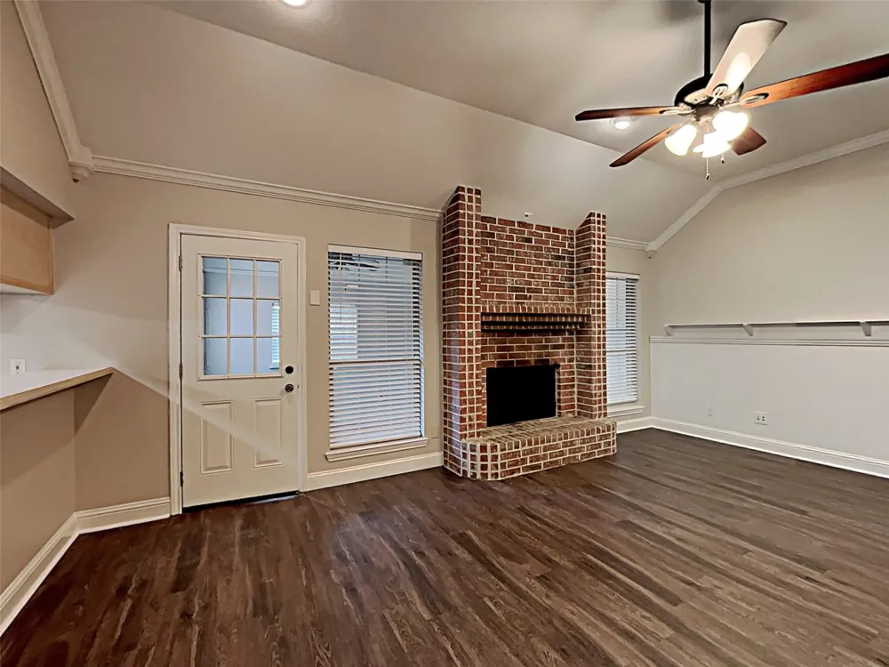 551 Rand Drive Burleson, TX 76028
