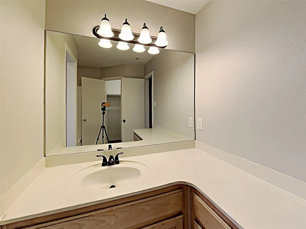 551 Rand Drive Burleson, TX 76028