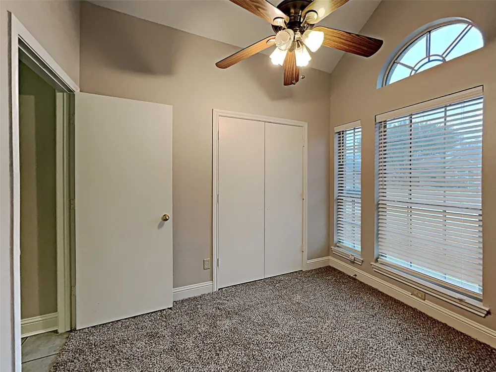 551 Rand Drive Burleson, TX 76028
