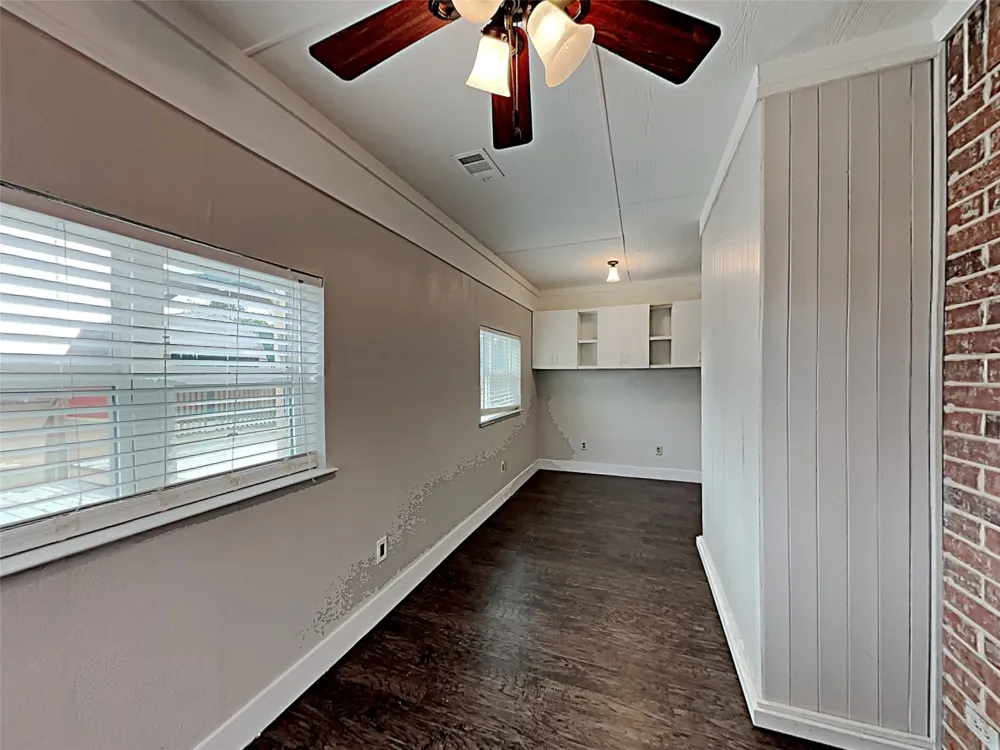 551 Rand Drive Burleson, TX 76028