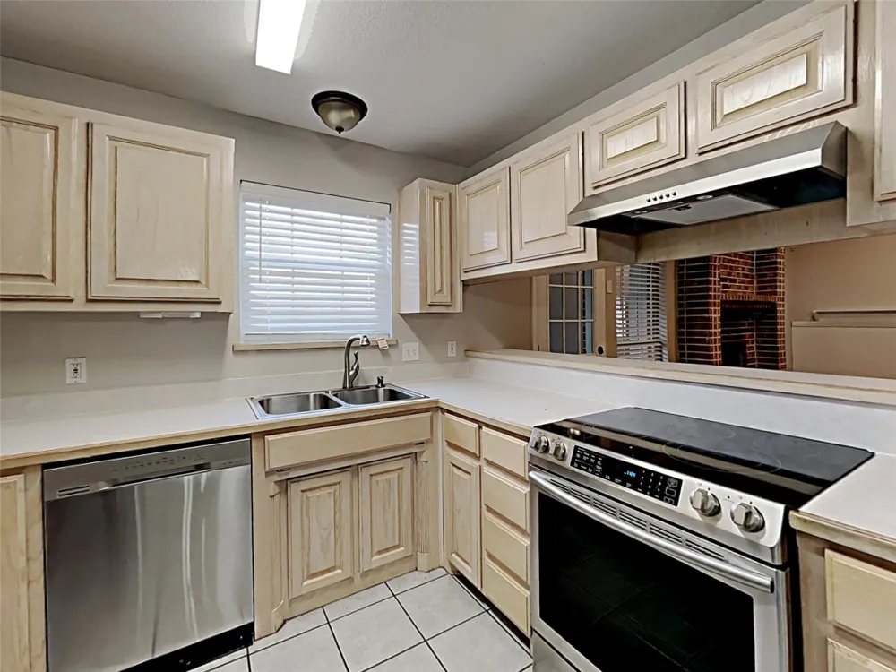 551 Rand Drive Burleson, TX 76028