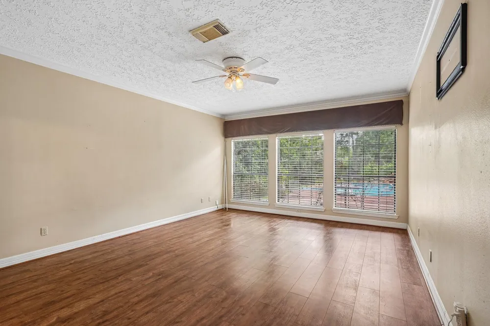 907 Remington Court Friendswood, TX 77546