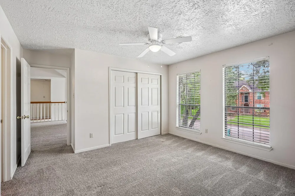 907 Remington Court Friendswood, TX 77546