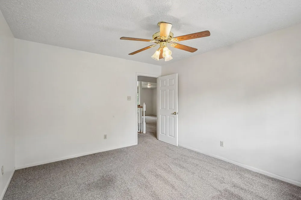 907 Remington Court Friendswood, TX 77546