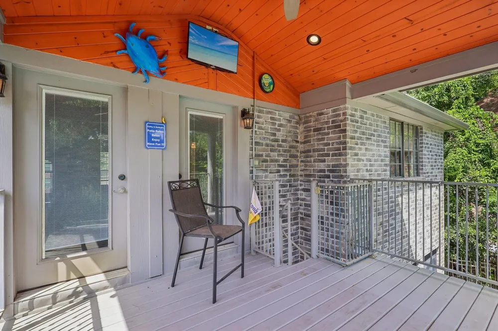 907 Remington Court Friendswood, TX 77546