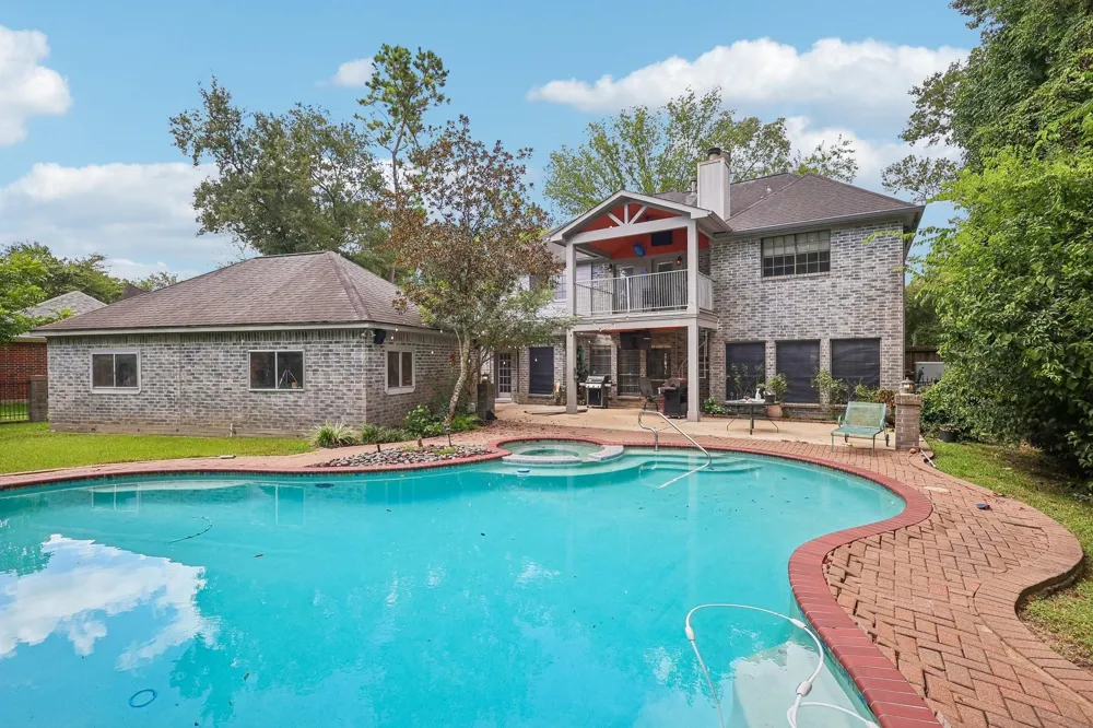 907 Remington Court Friendswood, TX 77546