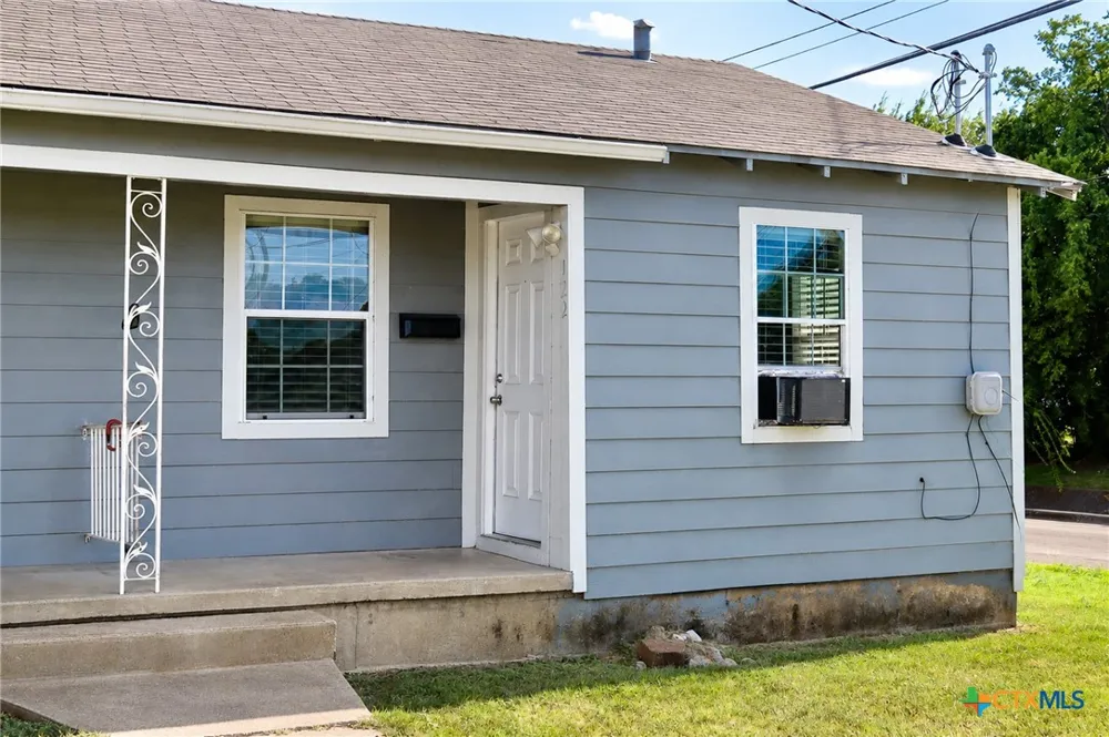 122 W Avenue A Killeen, TX 76541