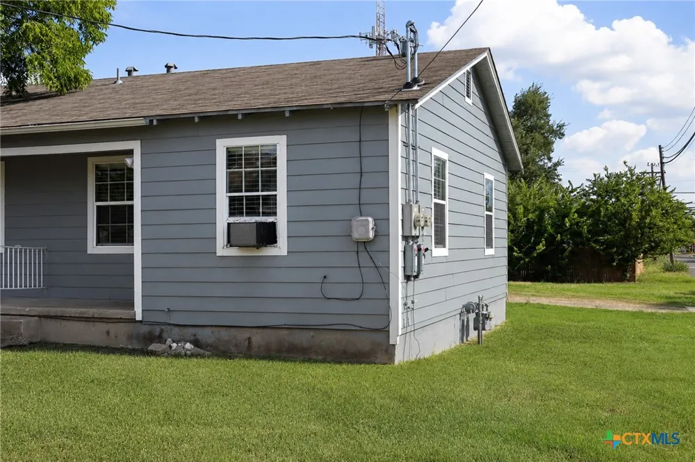 122 W Avenue A Killeen, TX 76541