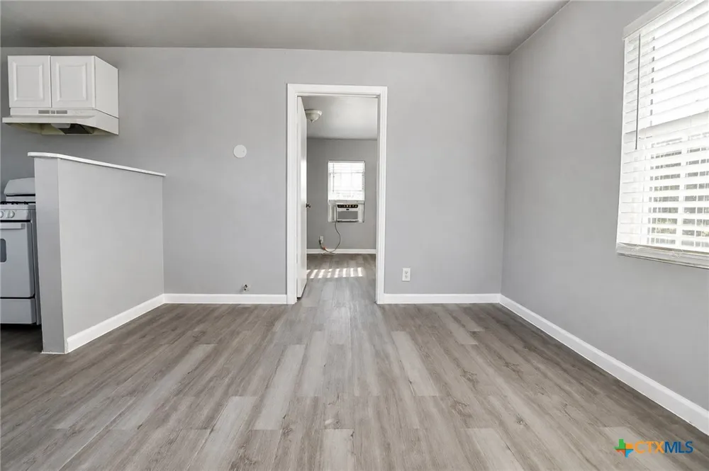 122 W Avenue A Killeen, TX 76541