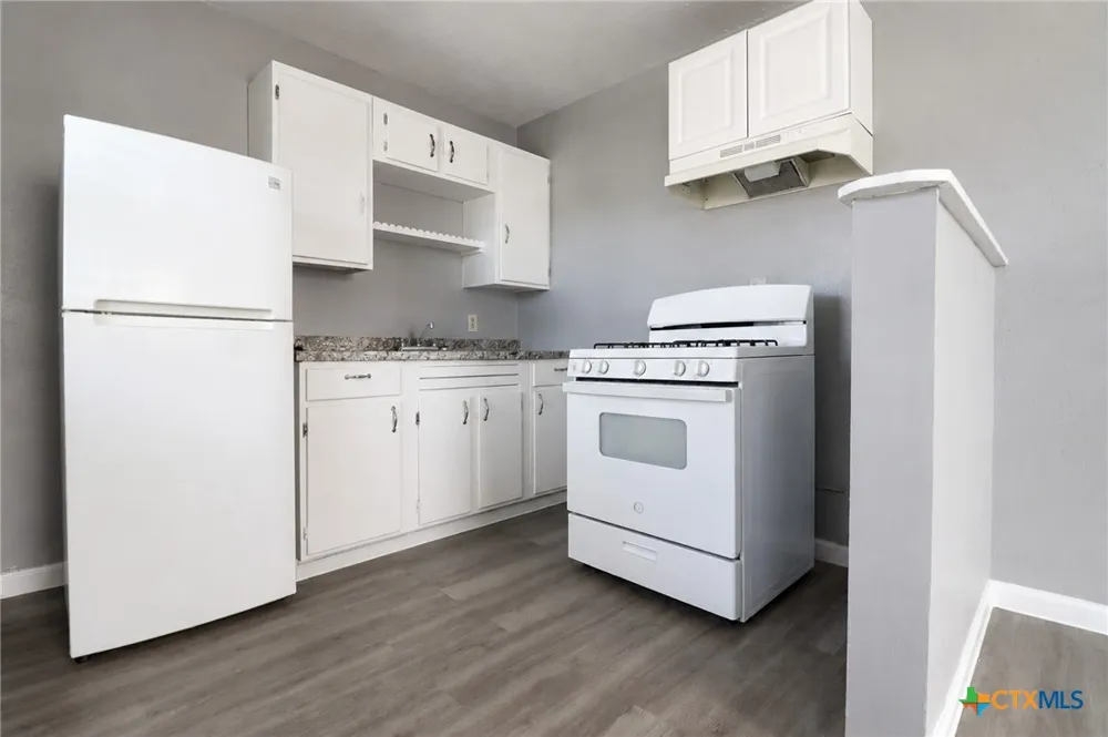 122 W Avenue A Killeen, TX 76541