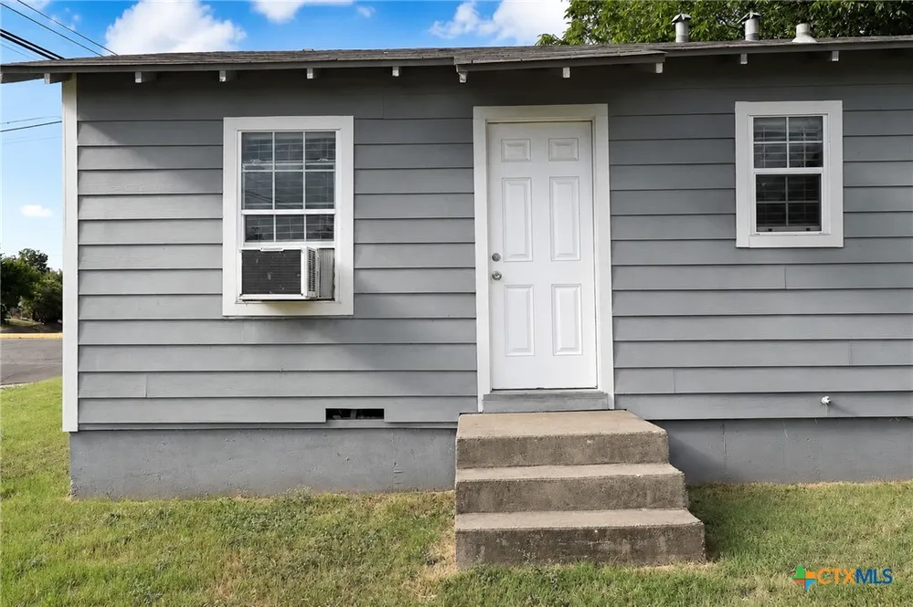 122 W Avenue A Killeen, TX 76541