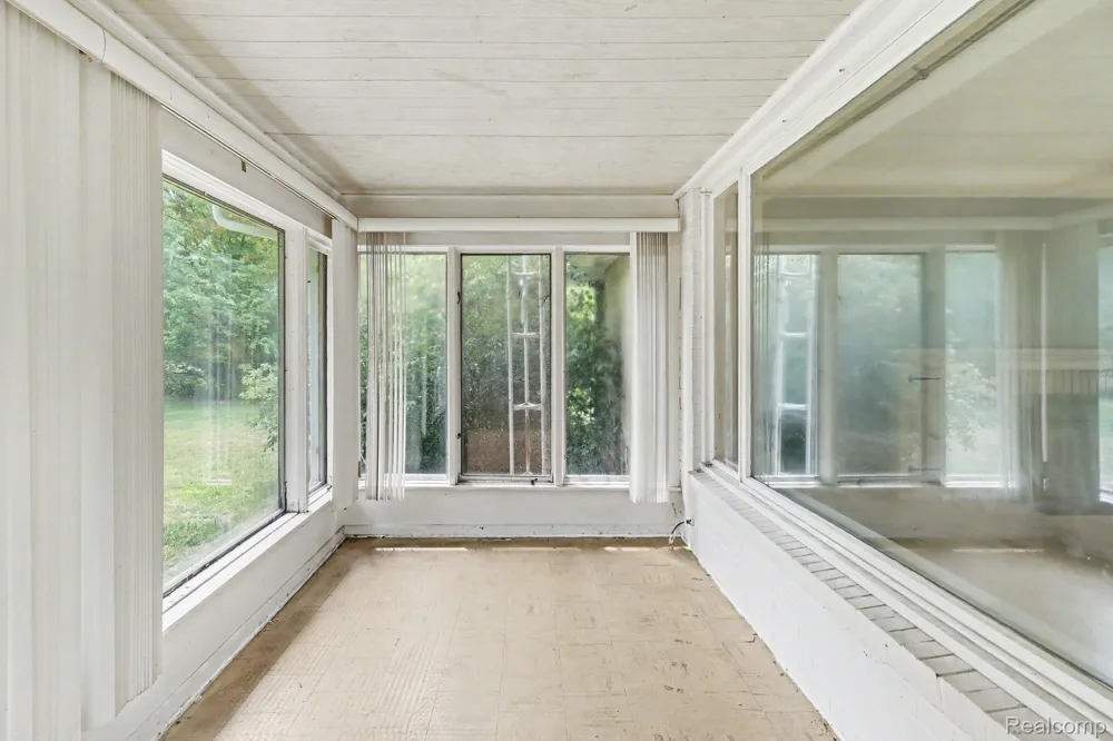 1157 Kra Nur Drive Burton City, MI 48509