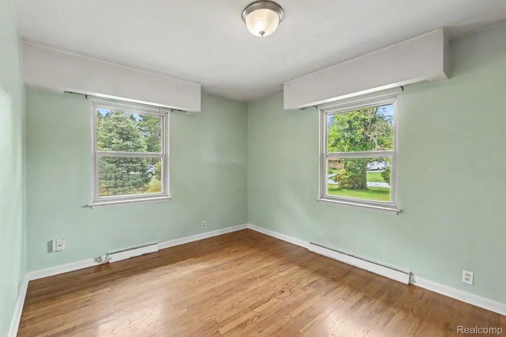 1157 Kra Nur Drive Burton City, MI 48509