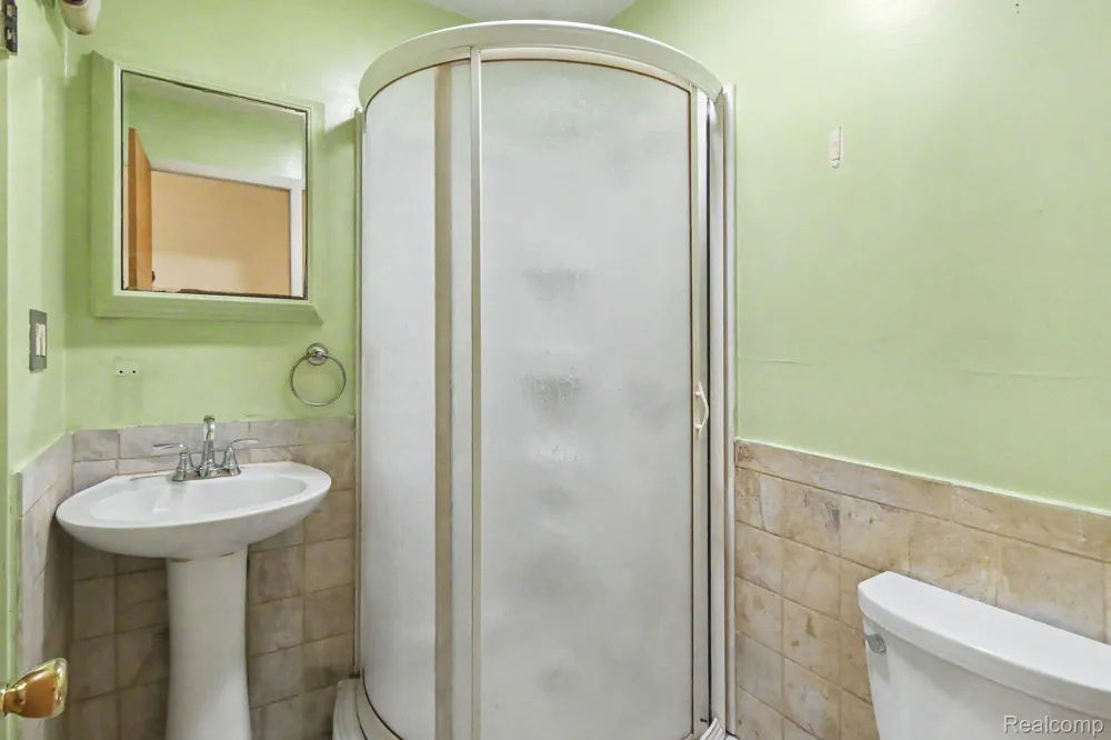 1157 Kra Nur Drive Burton City, MI 48509