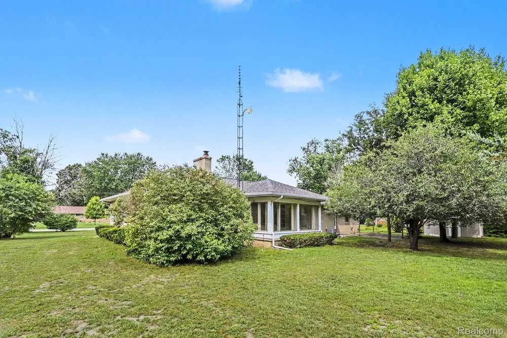 1157 Kra Nur Drive Burton City, MI 48509