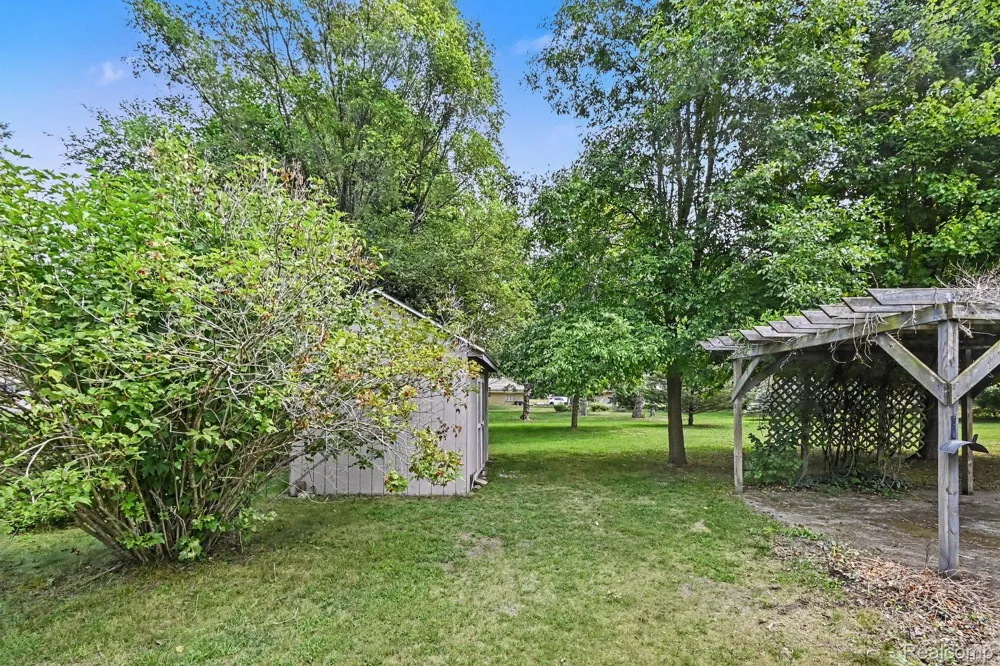 1157 Kra Nur Drive Burton City, MI 48509