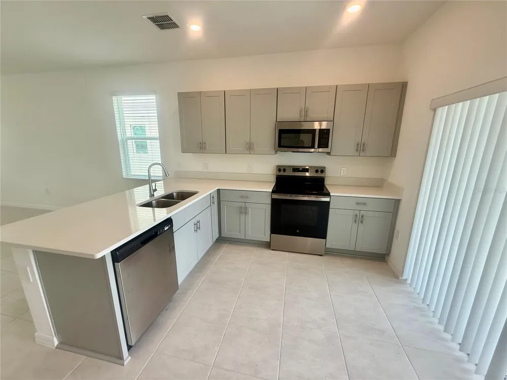 3161 SKYLINE LOOP Kissimmee, FL 34758