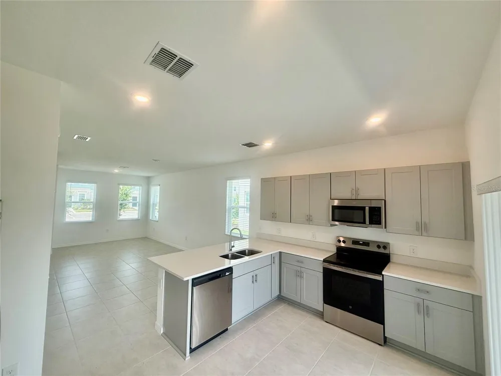 3161 SKYLINE LOOP Kissimmee, FL 34758
